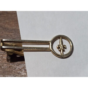Vintage GoldTone Swank Fleur De Lis Tie Bar Clip 1.5”